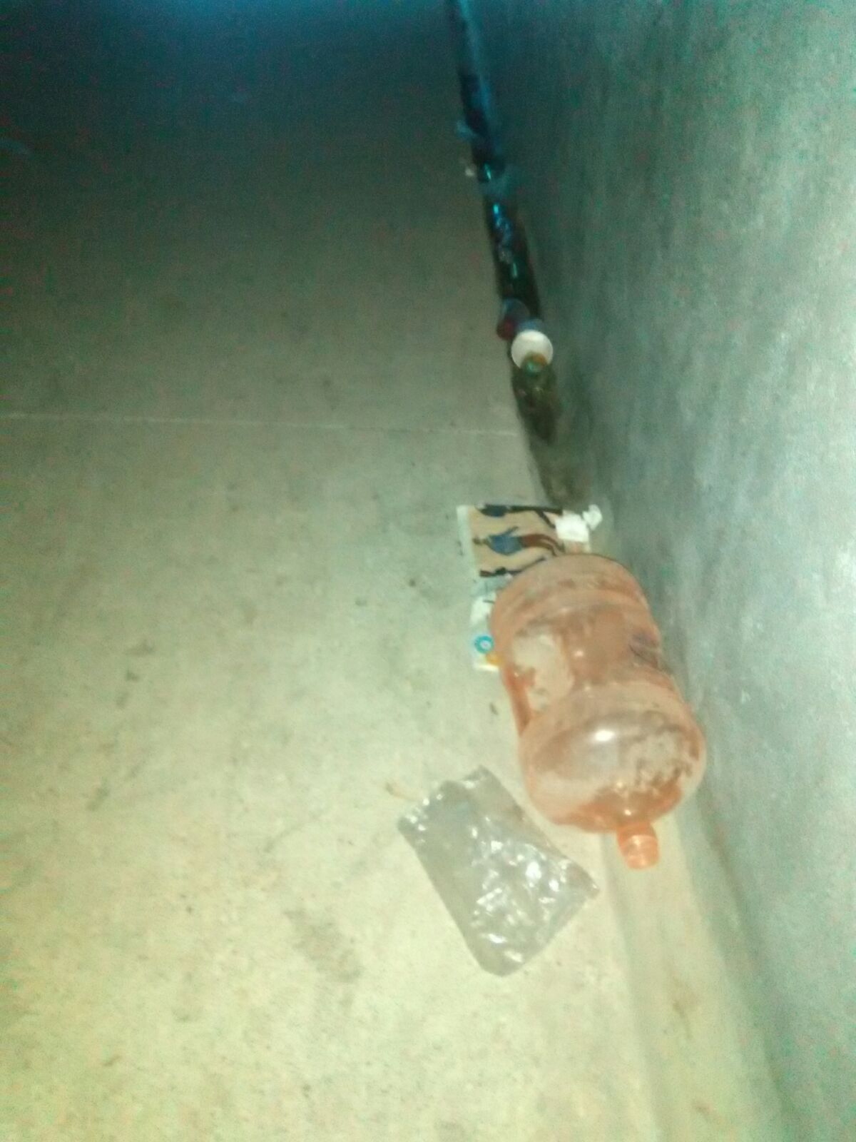 Huele a orines el 'túnel del beso'