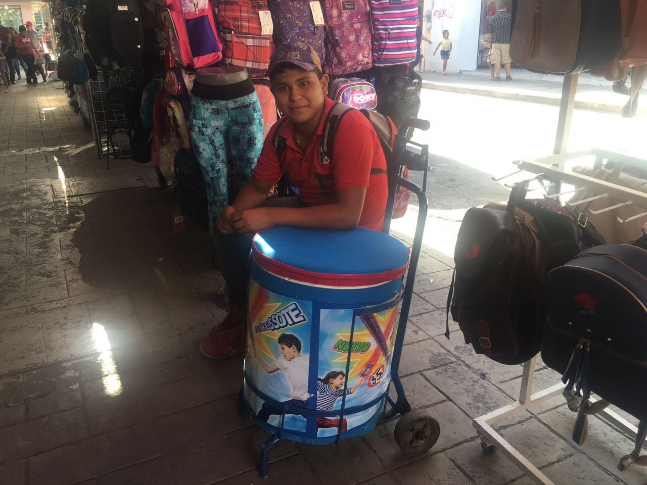 Vende BonIce en vacaciones para pagarse la ‘Prepa’