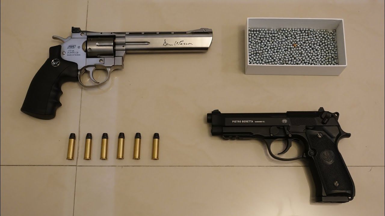 Armas falsas, herramientas del delito