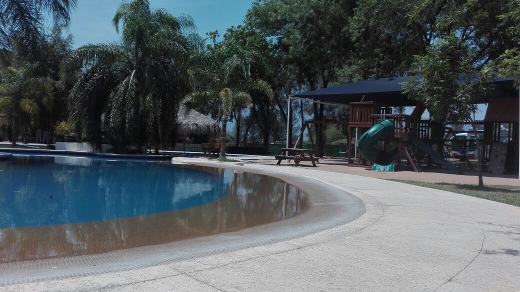 Vacaciones en la alberca del Hotel