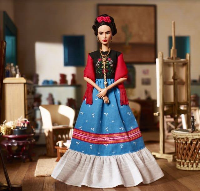 Lanzan a la venta Barbie Frida Khalo