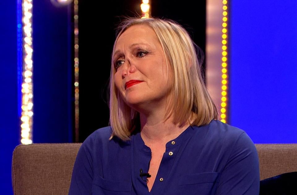 Mujer se quita su nariz en transmisión en vivo