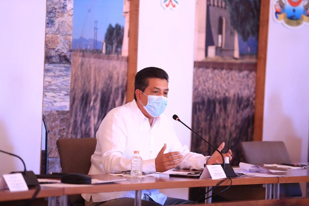 Cabeza de Vaca, el tercer gobernador con mejor desempeño del País
