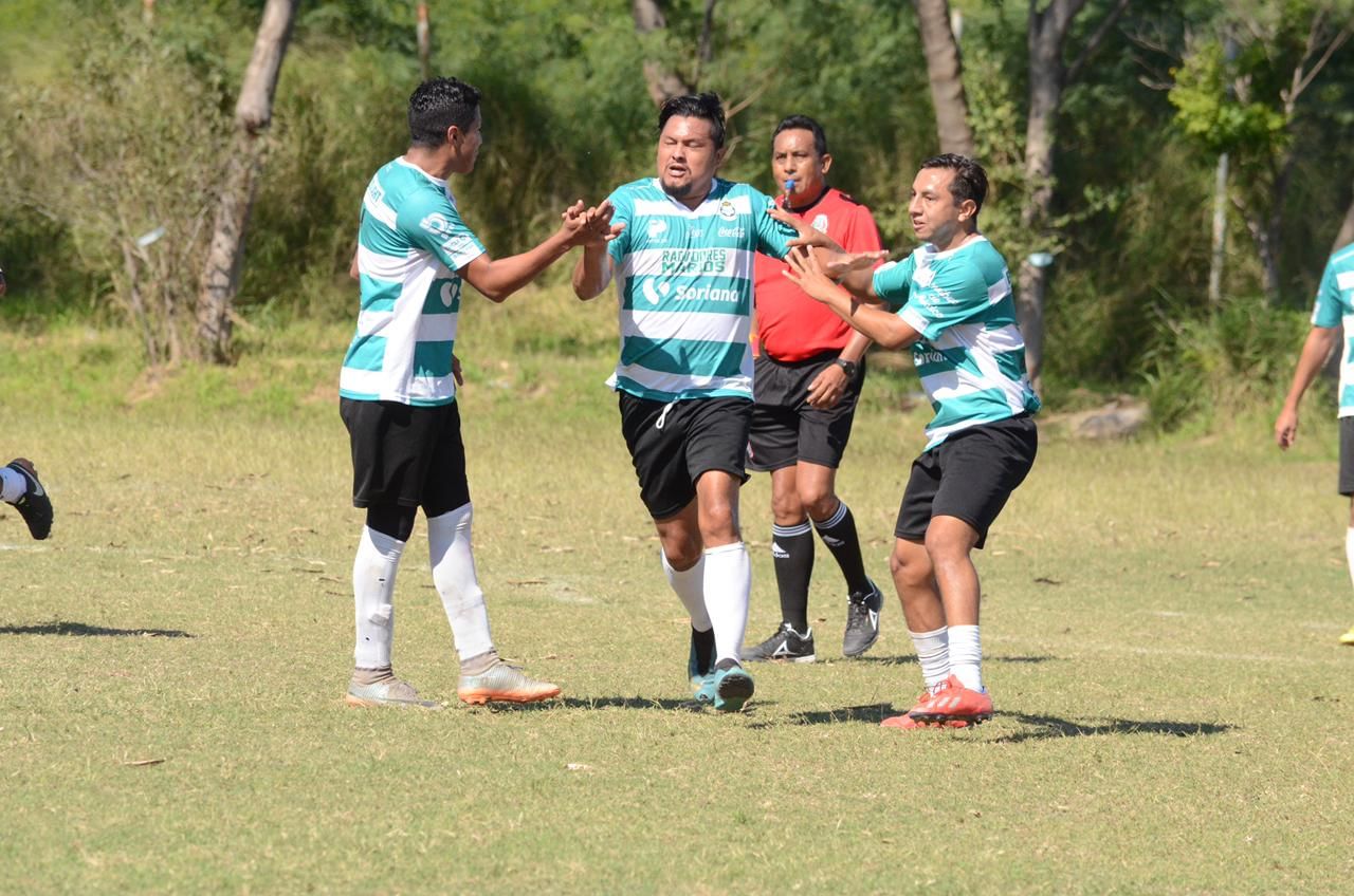 las-palmas-le-ganan-a-martínez