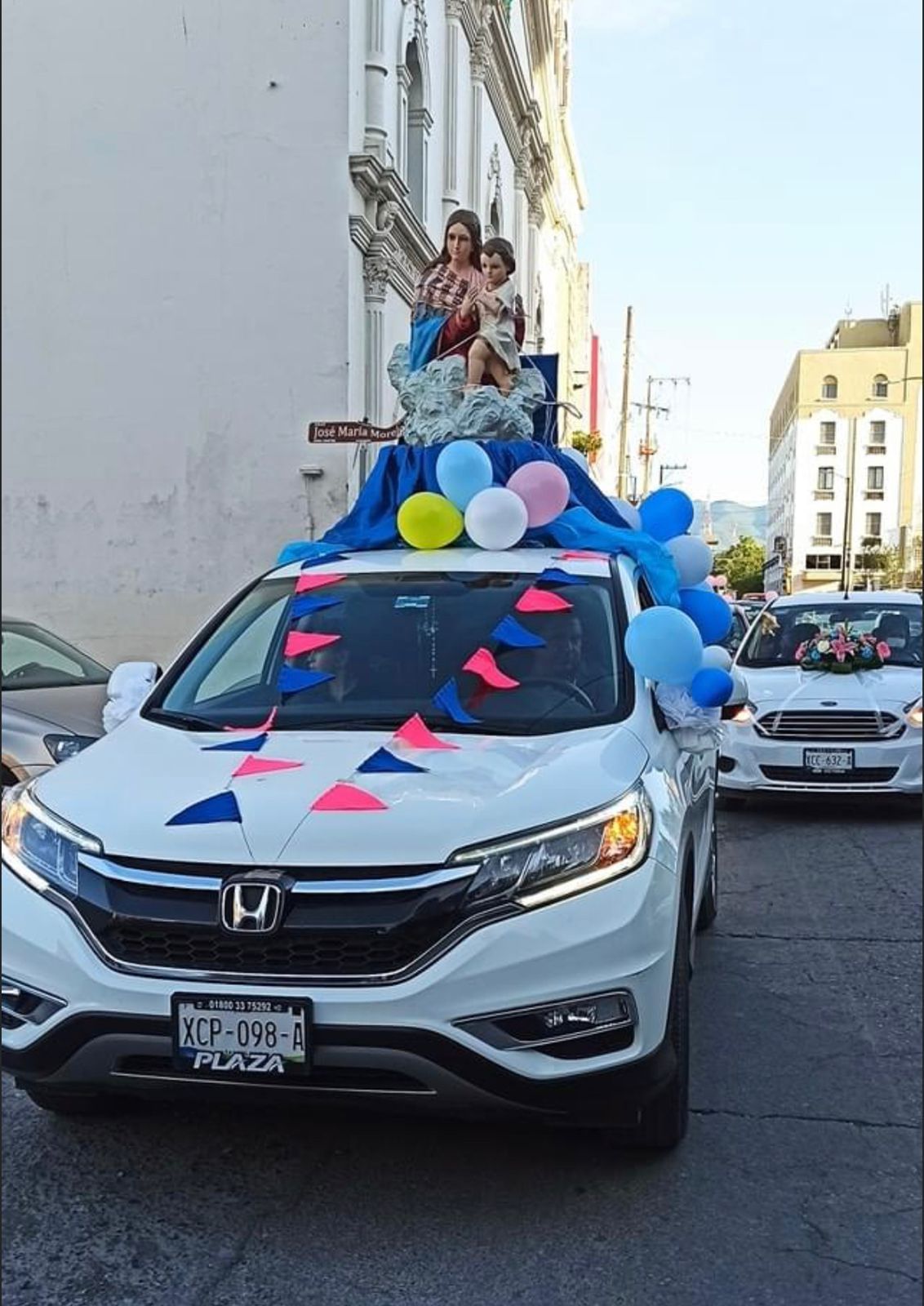 Inician festejos de Nuestra Señora del Refugio con caravana vehicular