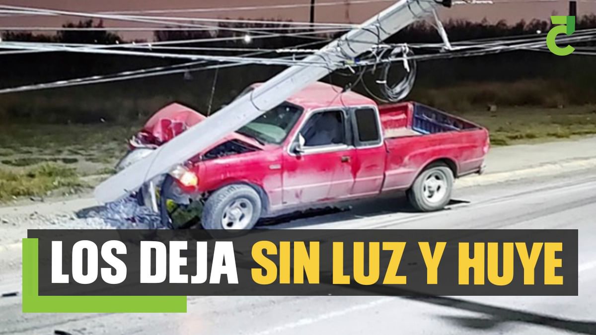 Choca contra poste de la CFE y huye
