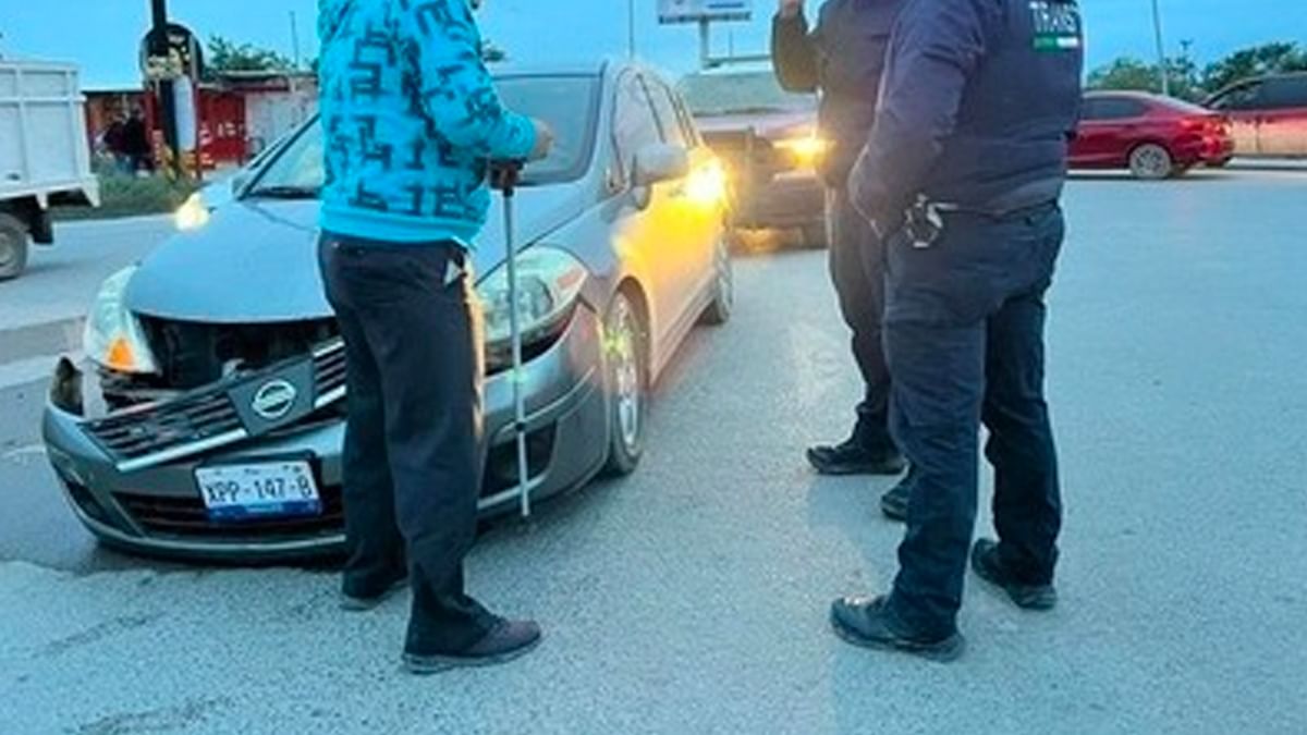 Mujer causa choque y se da a la fuga