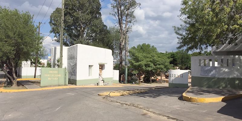 1,3 casas, militares